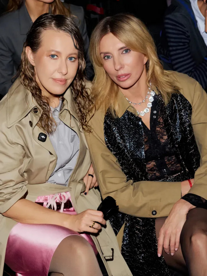 Алина Загитова (в "голом" топе), Ксения Собчак, Яна Рудковская, Светлана Бондарчук, а также дочери и жёны миллиардеров на показе Walk of Shame: новые фото