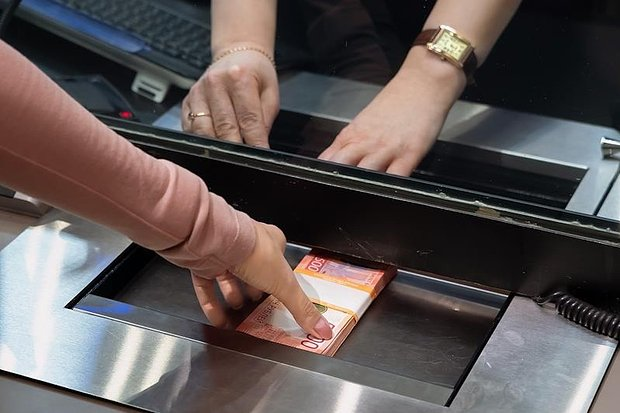 «Что имею? Две ипотеки, три кредита» Россиянам все труднее выплачивать долги по ипотеке. Когда рынок лопнет?