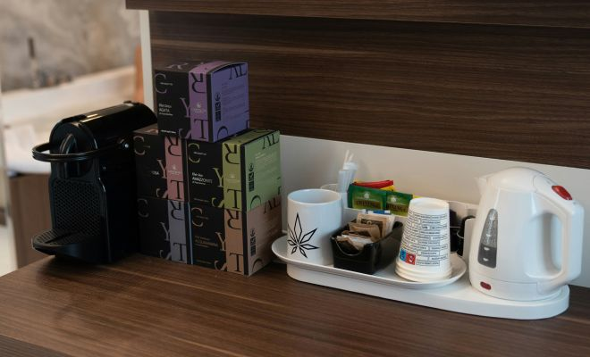 5 вещей из номера отеля, к которым лучше не прикасаться