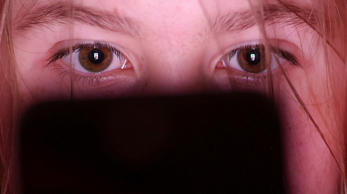 «Посмотришь и умрешь»: как короткие видео в соцсетях разрушают мозг человека