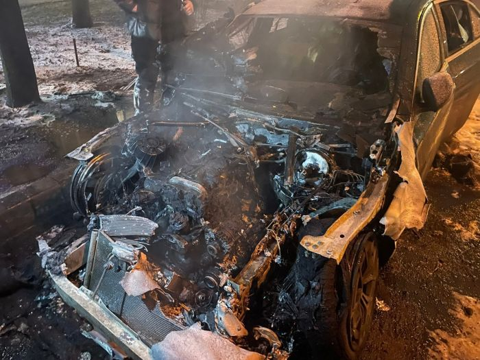 Месть за дорожный конфликт: мужчина поджег чужой «Мерседес»