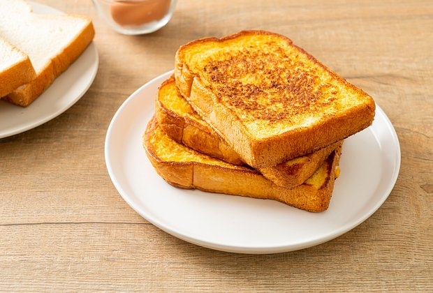 Как приготовить гренки с яйцом? 14 быстрых и вкусных рецептов