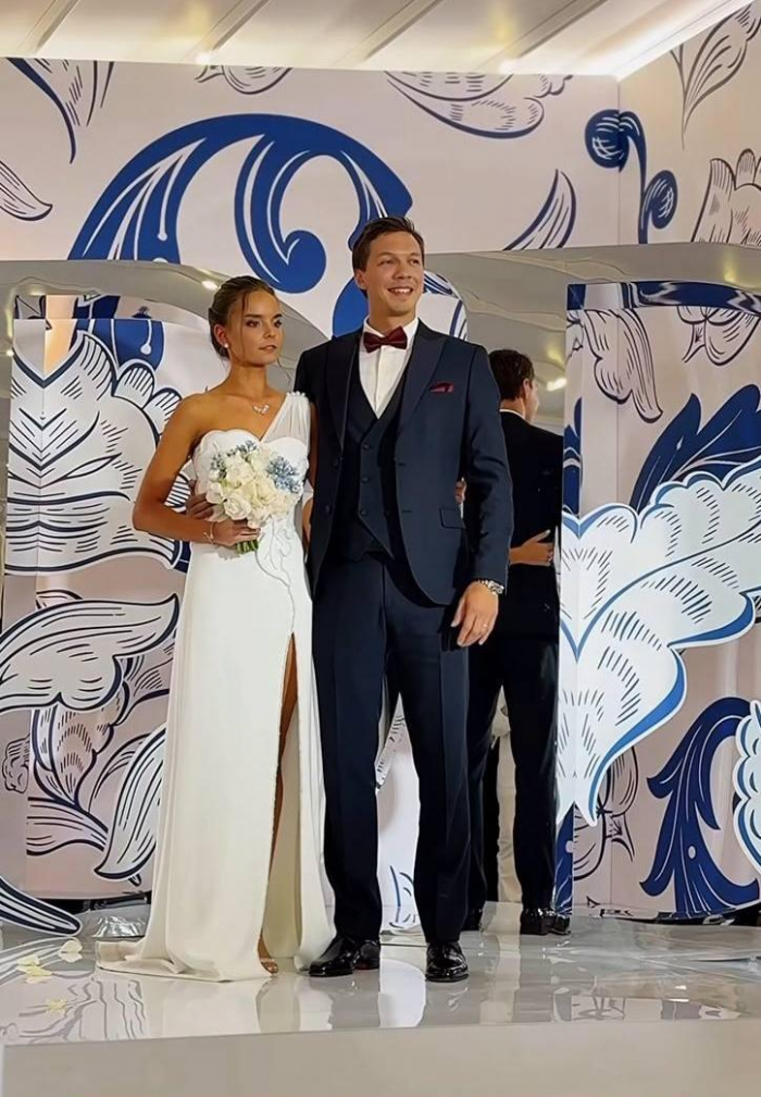 Тайные свадьбы и миллионные траты: звёздные браки, потрясшие 2025 год