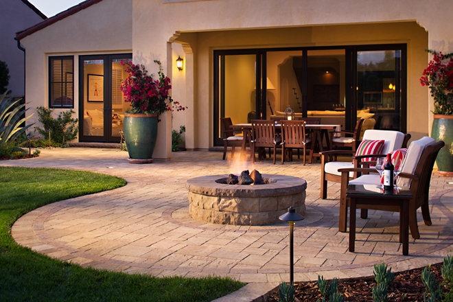 Дизайн двора частного дома: правила создания гармоничного пространства в разных стилях (124 фото)