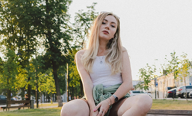 В Росии появились няни для программистов. Девушки обещают следить за их сном, едой и режимом дня