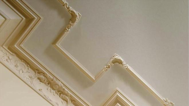 Дизайн потолочных плинтусов в интерьере: фото, как выбрать лучший вариант для интерьера (67 фото)