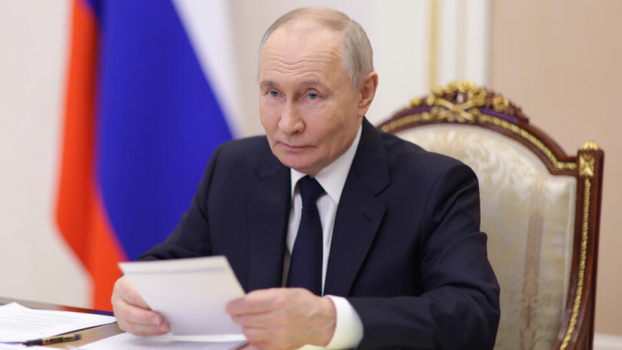 Путин поздравил всех россиянок с Международным женским днем