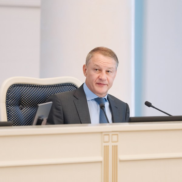 Аркадий Фомин призвал синхронизировать ремонт дорог и обустройство съездов в Рязанской области