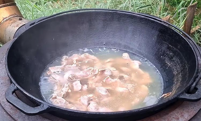 Секрет приготовления сочных и нежных куриных желудков. С румяной корочкой, луком и черным перцем