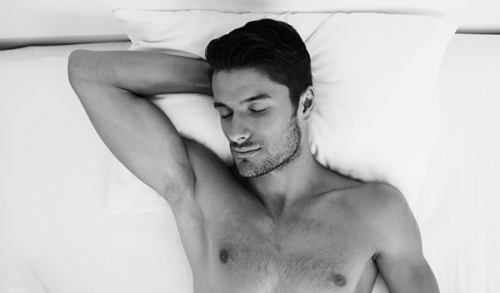 5 веских причин спать без одежды