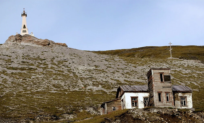 В 1958 году жители Наукана неожиданно покинули город: единственное место в СССР, с которого видно территорию США