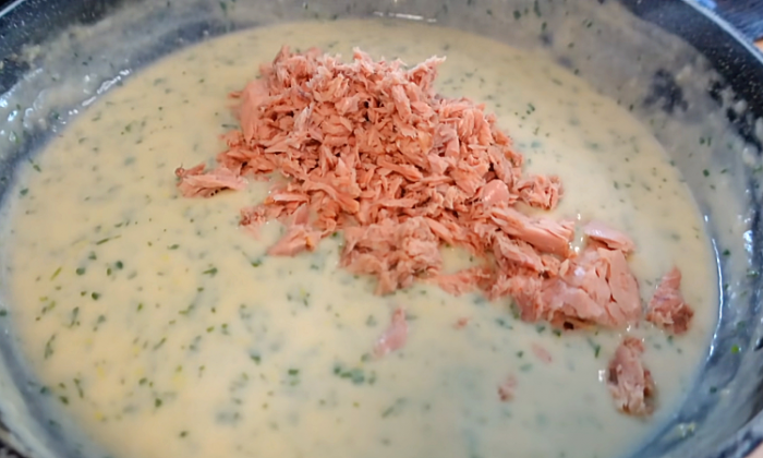 Макароны как в ресторане на Средиземноморье, а в основе обычные консервы. Затрат почти никаких