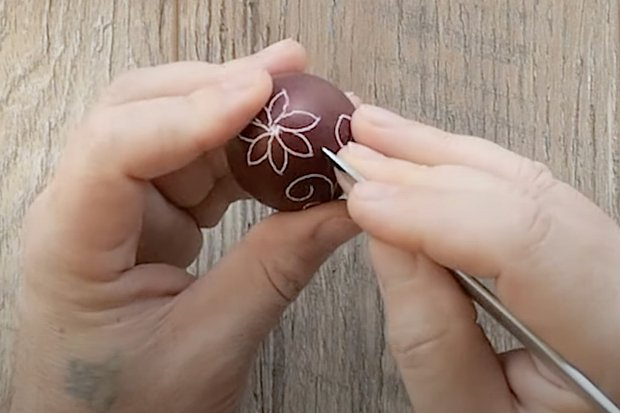 Как покрасить яйца на Пасху: 17 способов получить красивые оттенки и узоры