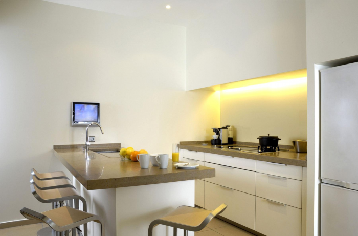 Как обустроить однокомнатную квартиру: планировка, отделка, цвет, свет (64 фото)