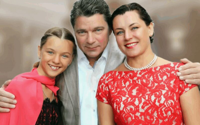 «Она обошла свою мать»: как сложились судьбы дочерей 8 знаменитых актеров, рожденных в 2000-е