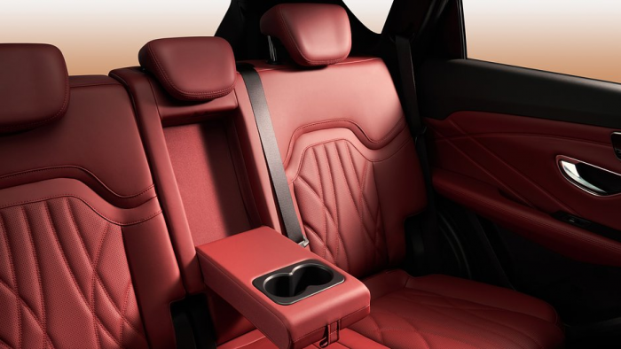 Шхуна на колесах. «Лента.ру» выяснила, к чему можно придраться в кроссовере Soueast S07, кроме сложного названия