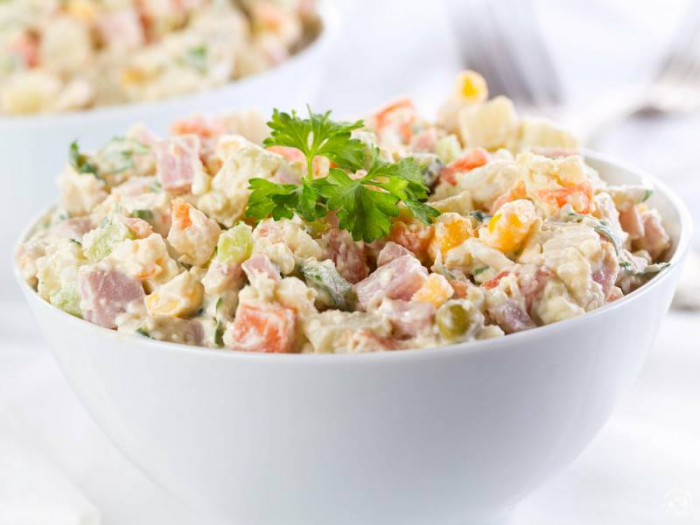 Оливье по-советски: почему найти настоящий майонез сегодня почти невозможно и как выбрать лучший к новогоднему столу