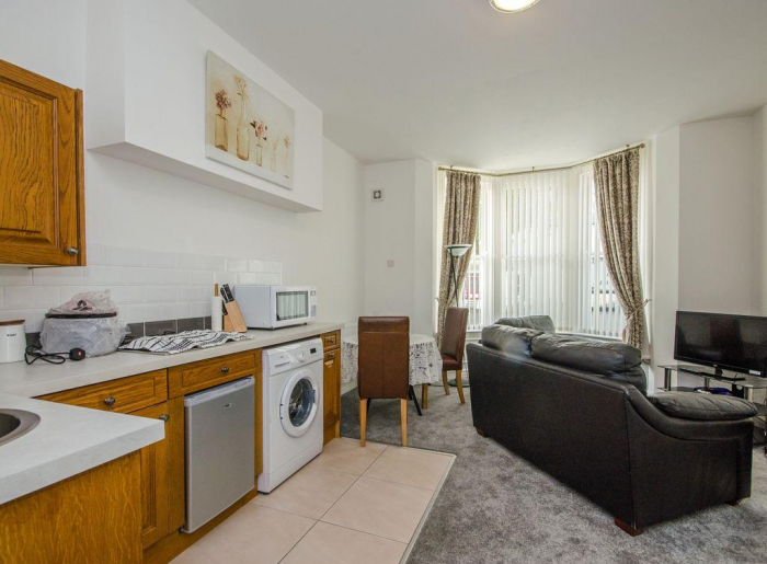 Как обустроить однокомнатную квартиру: планировка, отделка, цвет, свет (64 фото)