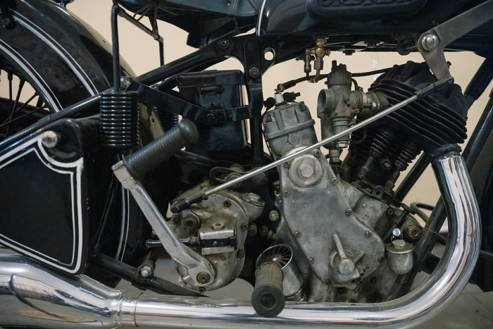 «Чтобы восстановить такой мотоцикл, нужно лет десять жизни» Россиянин собрал коллекцию из 427 мотоциклов и создал уникальный музей