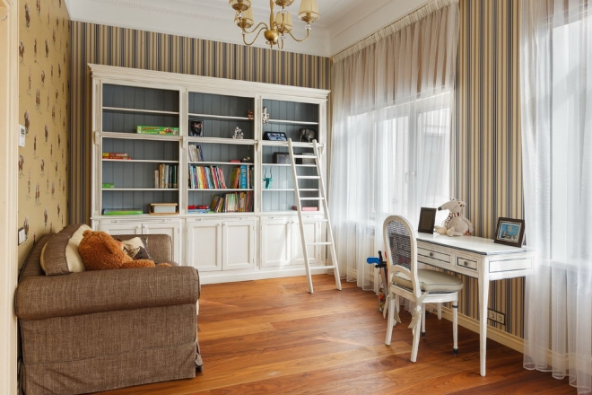 Обои в полоску: как создать нестандартный дизайн комнаты с помощью простых линий (104 фото)