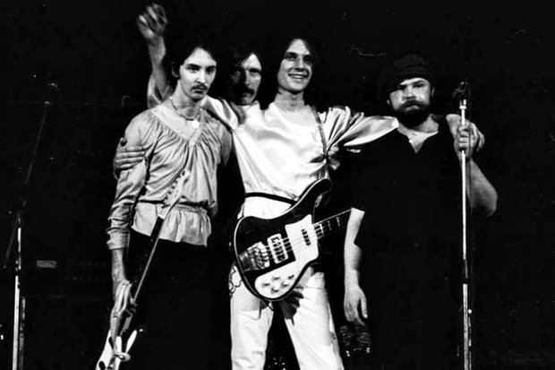 «Ленинградский рок-клуб развалил Советский Союз» Русский рок много лет жил под крышей КГБ. Как такое было возможно?