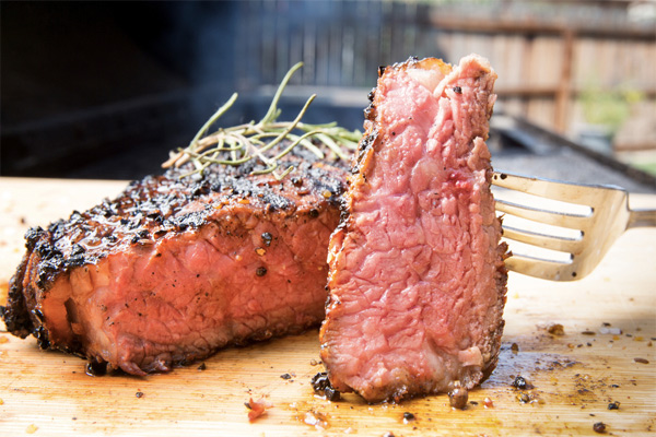 Как приготовить идеальный стейк: 5 советов от шефов