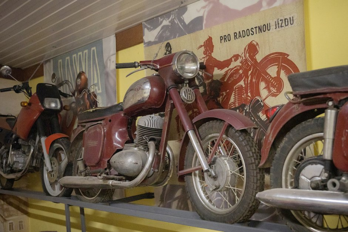 «Чтобы восстановить такой мотоцикл, нужно лет десять жизни» Россиянин собрал коллекцию из 427 мотоциклов и создал уникальный музей