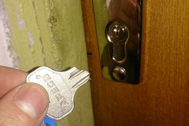 Как вытащить из замка сломанный ключ