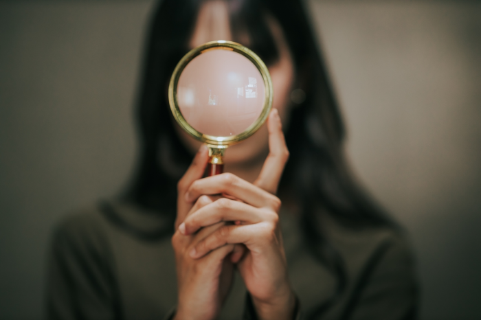 «Повезло, что я остался жив» Мужчина находил странные записки по всему дому и решил, что за ним следят. Правда оказалась страшнее