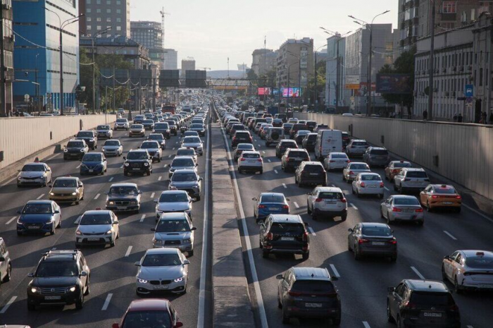 В Национальном автомобильном союзе рассказали, когда лучше менять шины