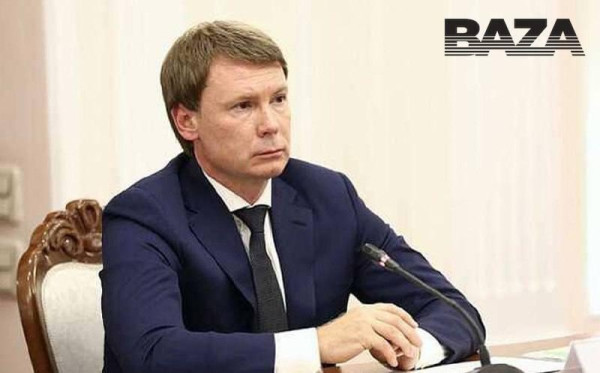 Поместье с вертолётной площадкой, теннисными кортами, церковью... Опять чинуша оказался миллиардером