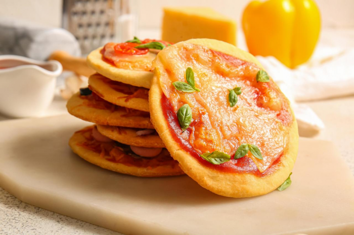 Пицца как в школьной столовой: быстрый рецепт той самой мини-пиццы, которую так любят дети