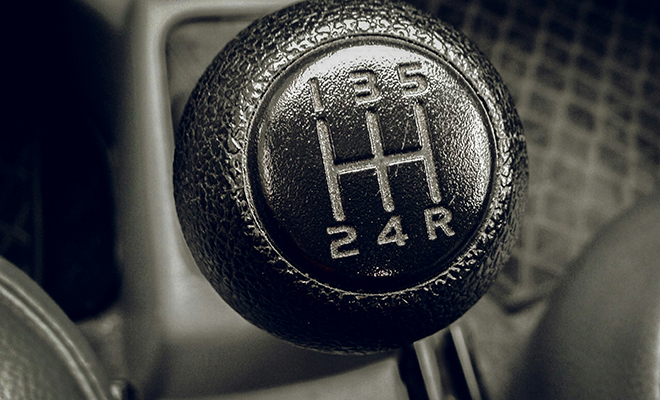 BMW придумали новую механическую КПП. Она не дает включить неправильную передачу