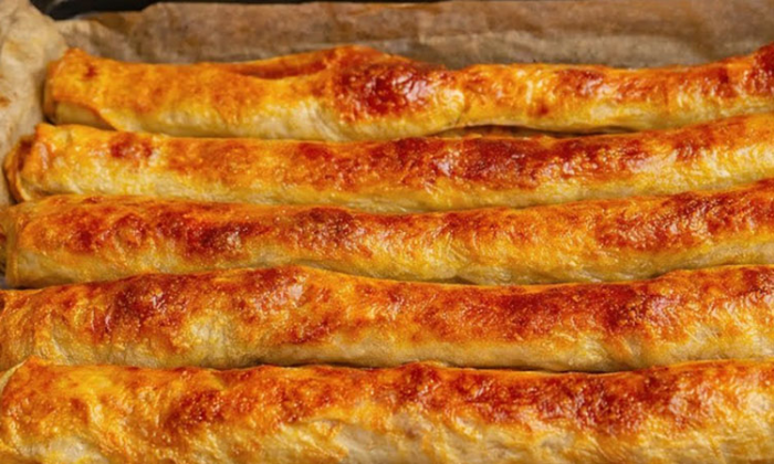 Размели со стола за 10 минут: печем домашние турецкие бореки