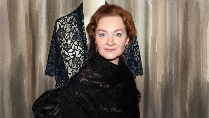 «Мы живем на раскаленных углях»: 50-летняя Анна Дюкова рассказала о браке с Ильей Шакуновым, ревности и «платонических романах»