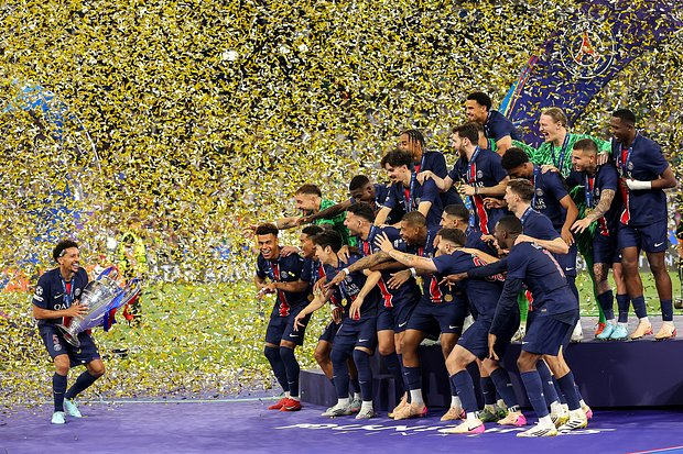 Долгожданный рекорд Овечкина, ликующий Роналду и кровавый поединок на турнире UFC Самые яркие спортивные фото 2025 года