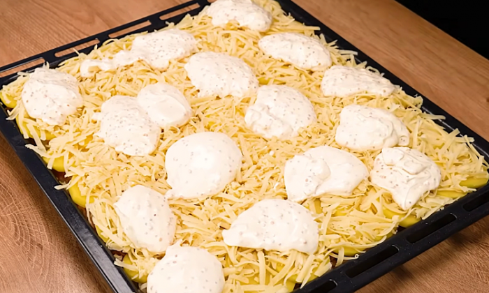 Запекаем с духовке мясо по принципу шашлыка. Будет нежно и ароматно, словно с мангала