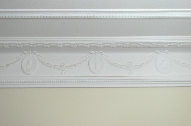 Дизайн потолочных плинтусов в интерьере: фото, как выбрать лучший вариант для интерьера (67 фото)