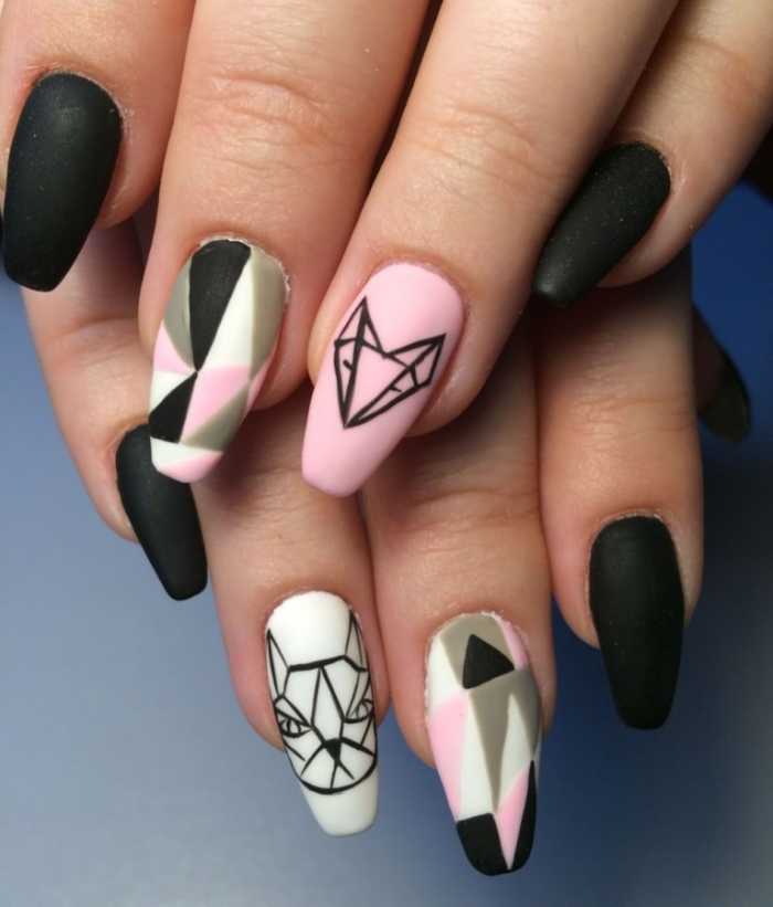 Маникюр на 8 Марта: идеи с фото