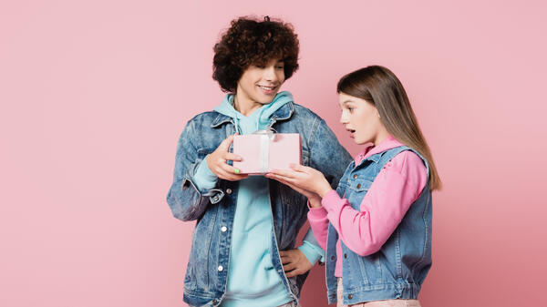 Идеи классных и недорогих подарков для подростков