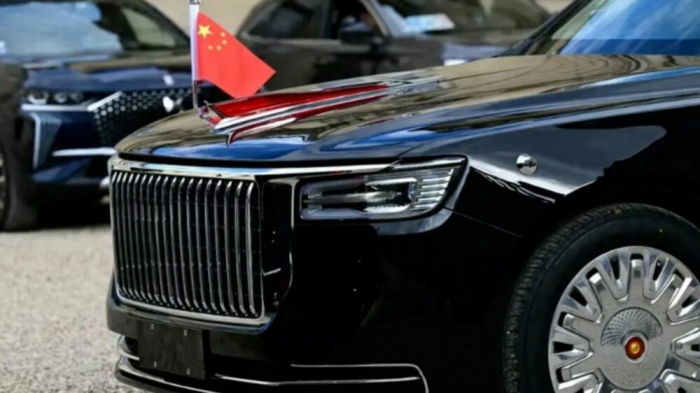 Си Цзиньпин привез на саммит БРИКС в Индию бронированный лимузин Hongqi N701