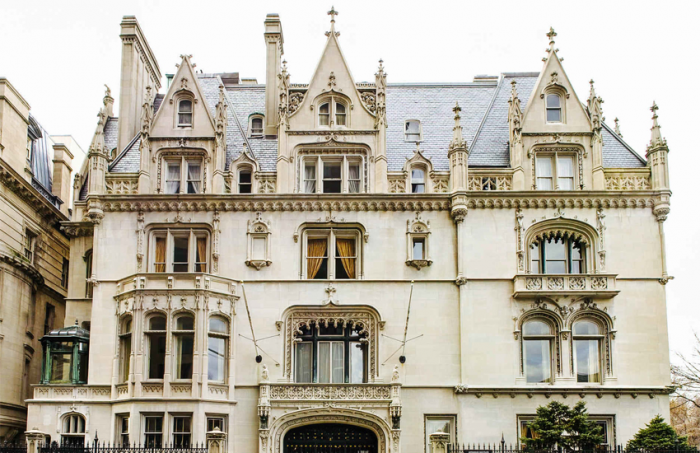 Сколько стоят самые дорогие дома из кино