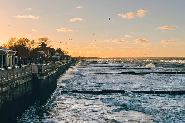 Сколько морей омывает Россию: полный список