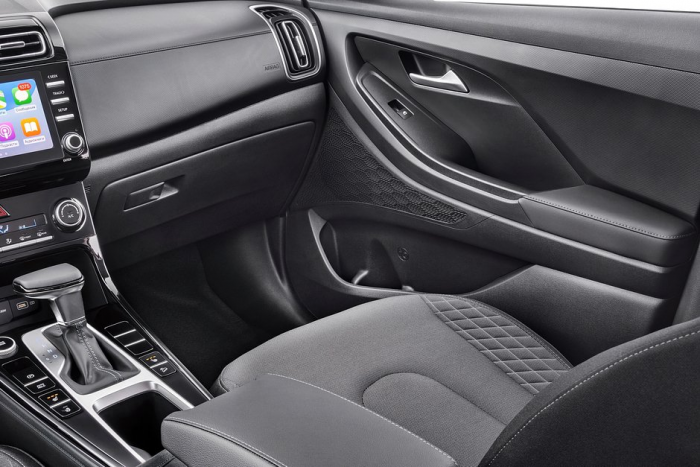 Народный кроссовер за три миллиона рублей. Чем радует и раздражает Solaris HC?