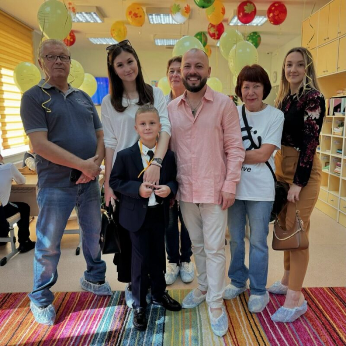 «Ради детей не позволил себе сломаться»: трагедия артиста Ярослава Сумишевского, потерявшего жену в 2021 году