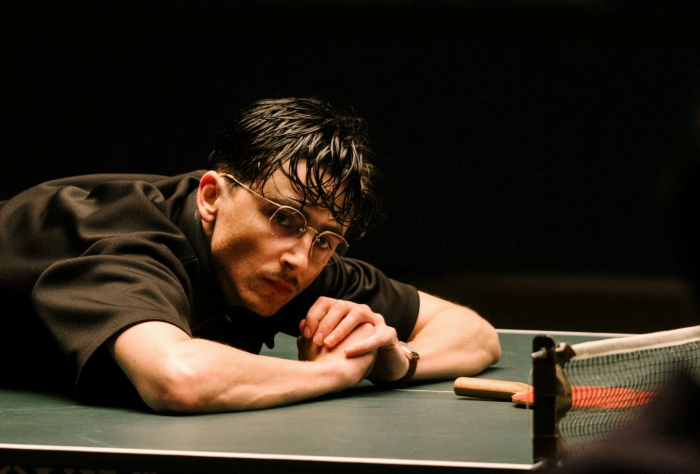 В кино — один из лучших фильмов года «Марти Великолепный». Почему Тимоти Шаламе получит за него «Оскар»?