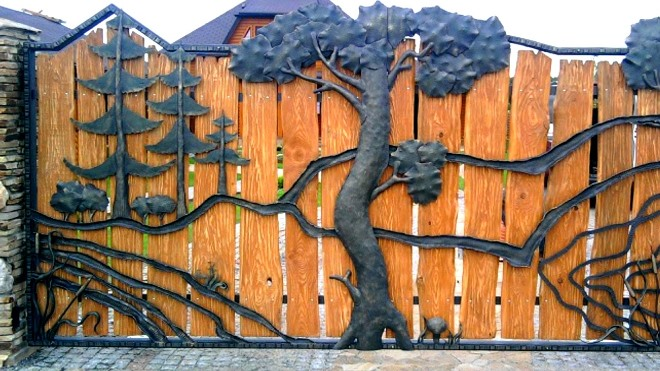 Кованые заборы: разновидности, преимущества и уход (102 фото)