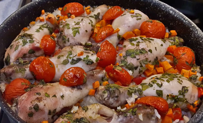 Курица с рисом для ленивых: ставим в духовку и просто ждем