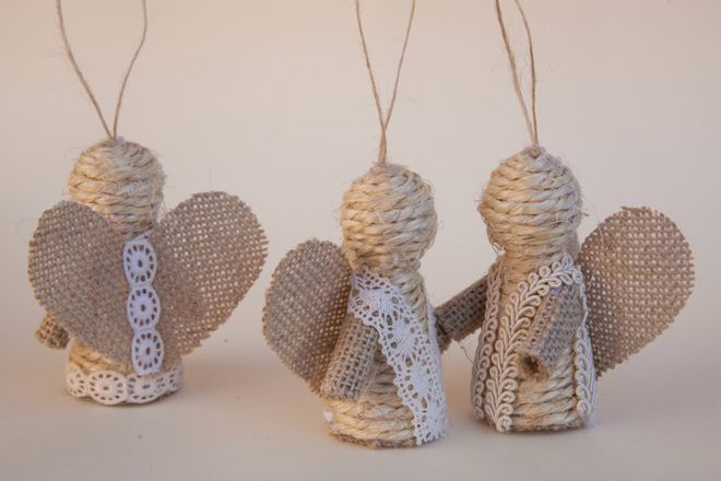 Самые популярные и необычные украшения дверей на Новый год (63 фото)