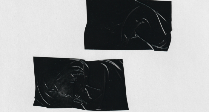 Двухсторонний скотч отклеили? Как убрать следы без разводов и царапин